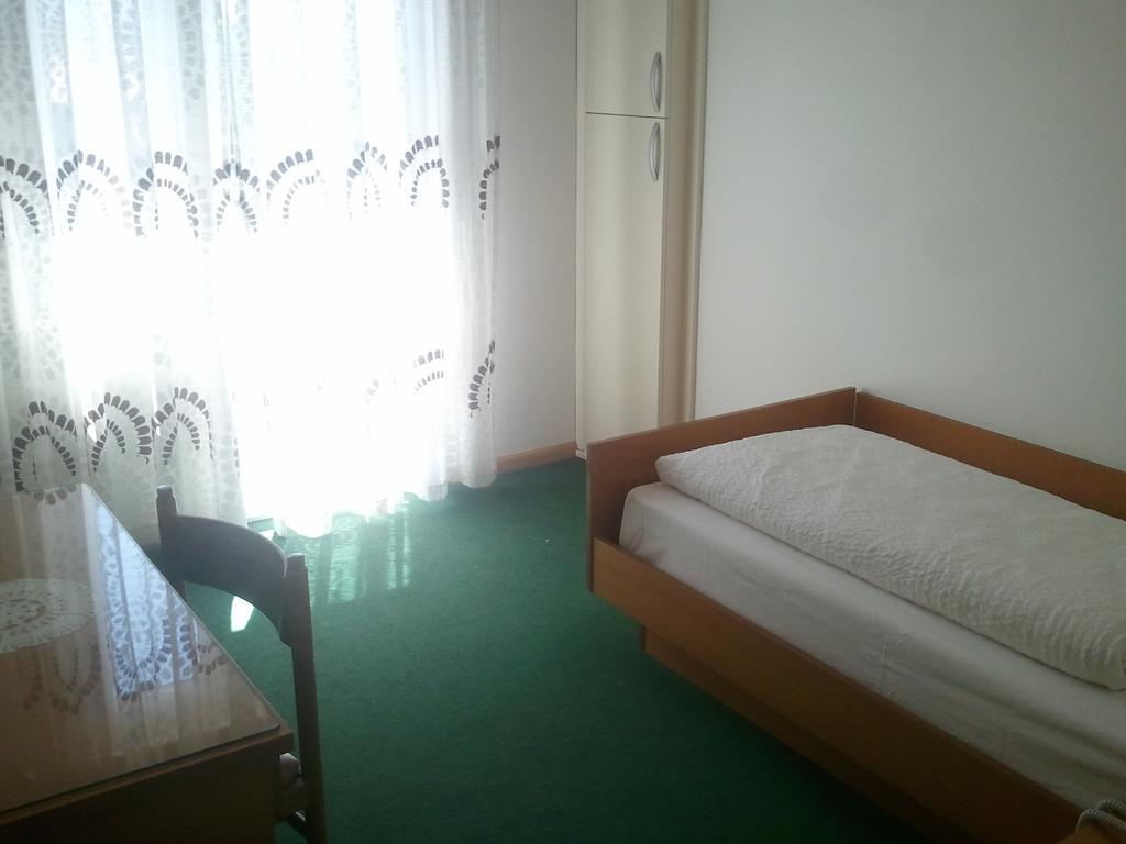 Hotel Lux Merano Bilik gambar