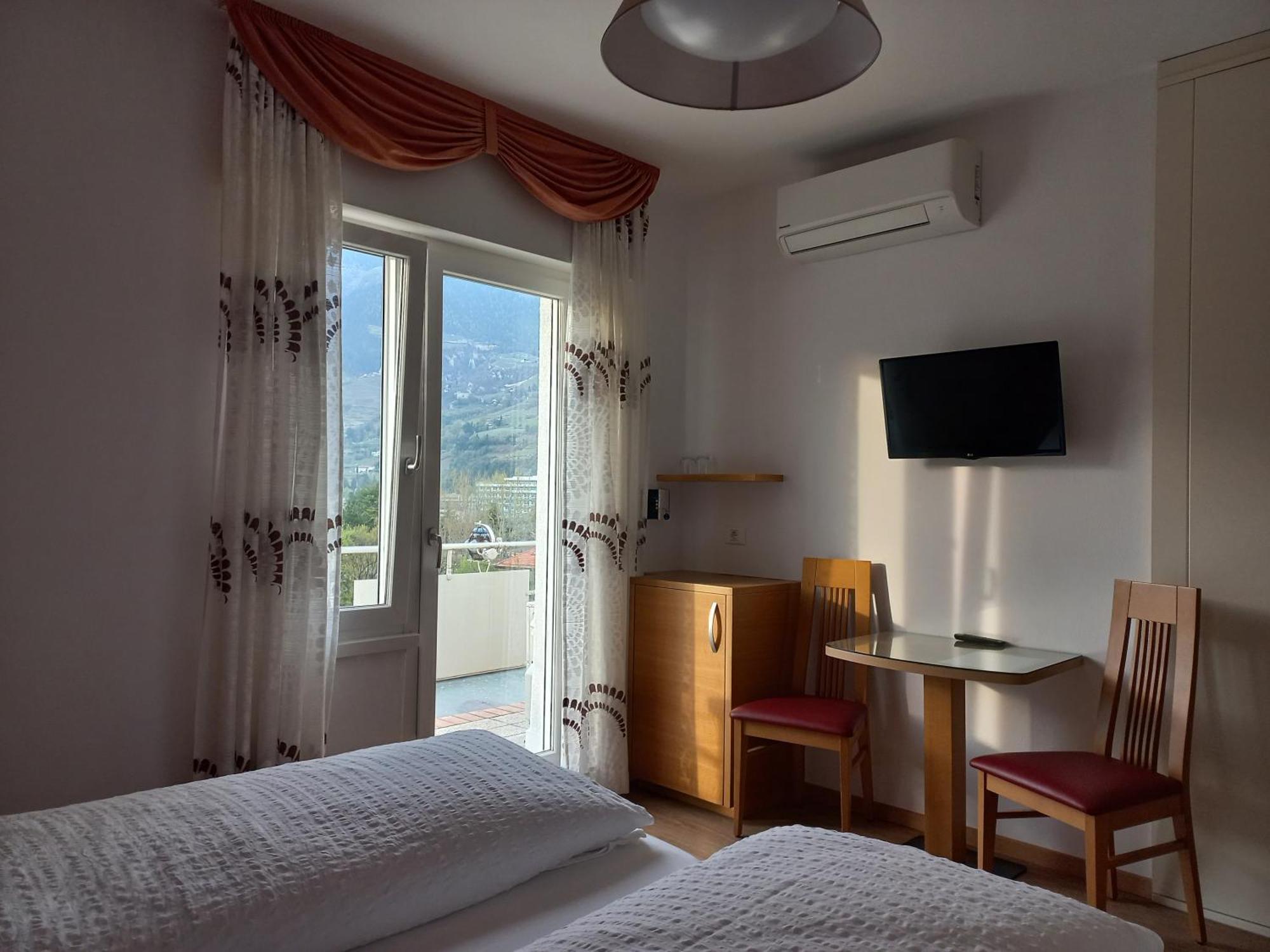 Hotel Lux Merano Bilik gambar