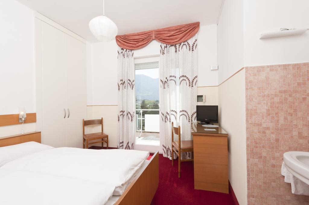 Hotel Lux Merano Bilik gambar